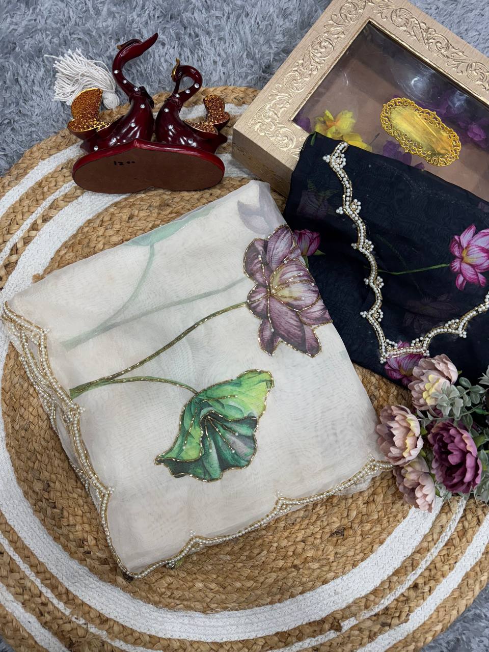 Women's Exquisite Lavender & White Organza Saree with Hand-Painted Lotus Floral Motifs & Gold Embellished Border β Complete with Matching Printed Blouse for Festive & Special Occasions - Image 6