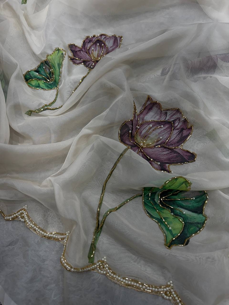 Women's Exquisite Lavender & White Organza Saree with Hand-Painted Lotus Floral Motifs & Gold Embellished Border β Complete with Matching Printed Blouse for Festive & Special Occasions - Image 8