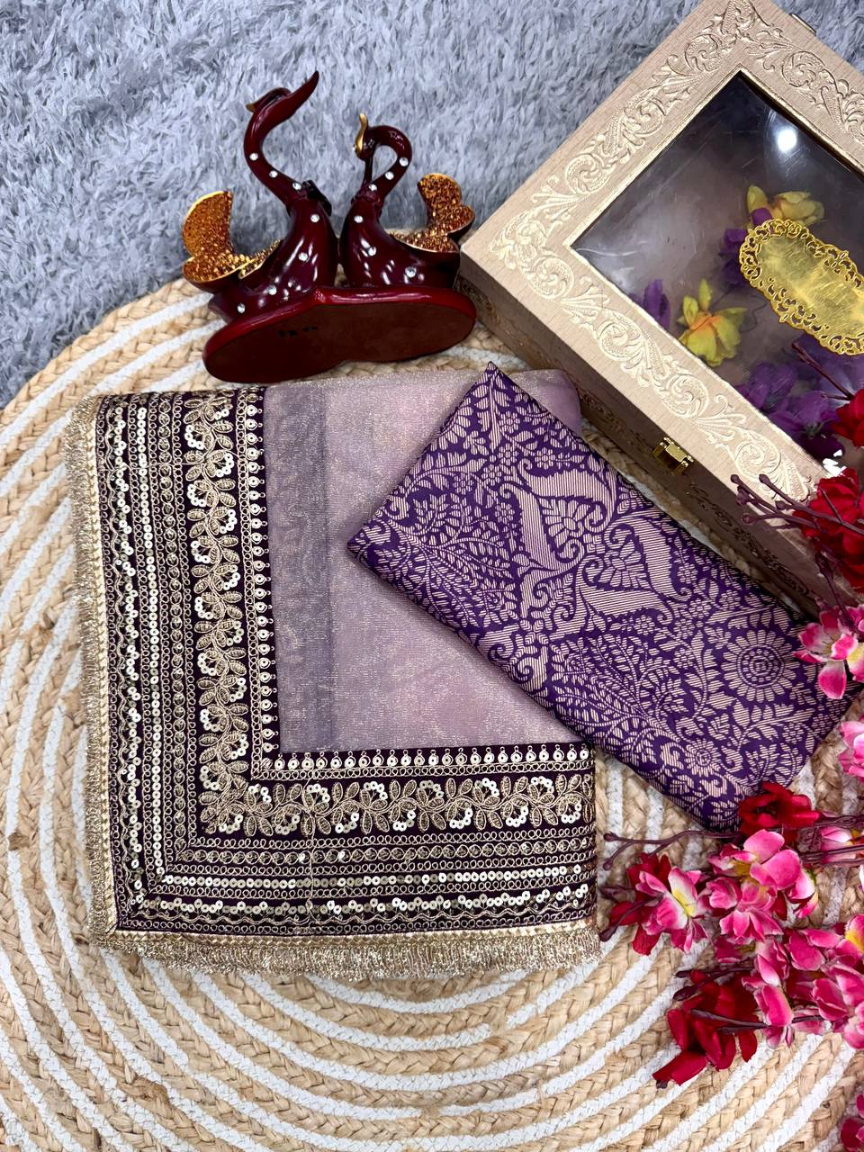 Women's Luxurious Mauve & Purple Art Silk Saree with Intricate Golden Zari & Broad Embroidered Border β Complete with Brocade Blouse for Festive & Wedding Wear - Image 6